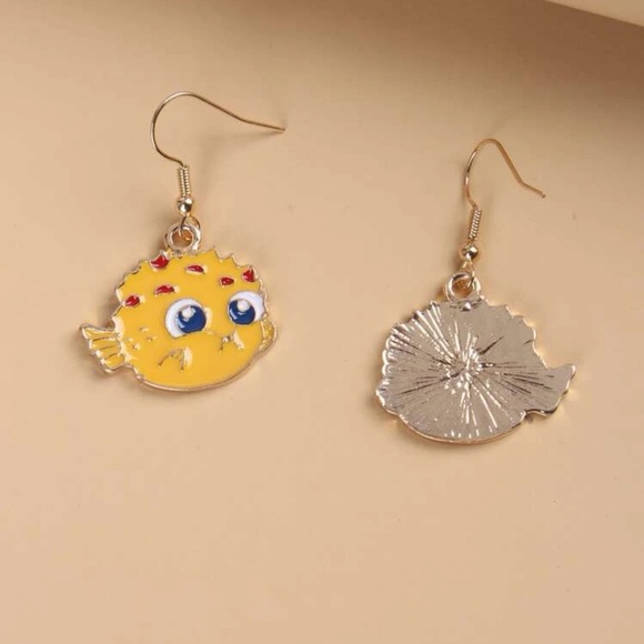 🐡 Super Adorable Cartoon Pufferfish Drop Earrings 🐡 - Picture 2 of 3